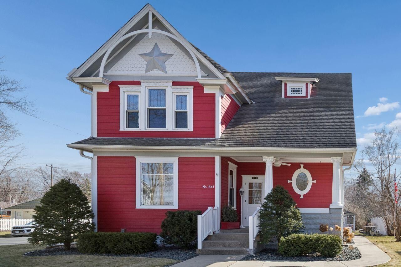 Property Photo:  241 E 1st Street  MN 55387 