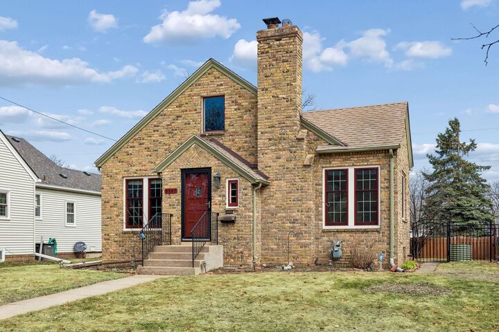 Property Photo:  2227 Roosevelt Street NE  MN 55418 