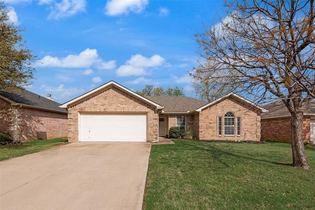 Property Photo:  2010 Sword Fish Drive  TX 76063 