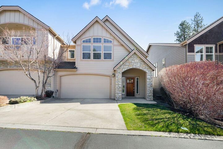 Property Photo: 61148 Foxglove Loop OR 97702