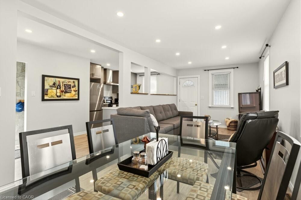 Property Photo: 259 Metcalfe Street N ON N3Y 3Y1