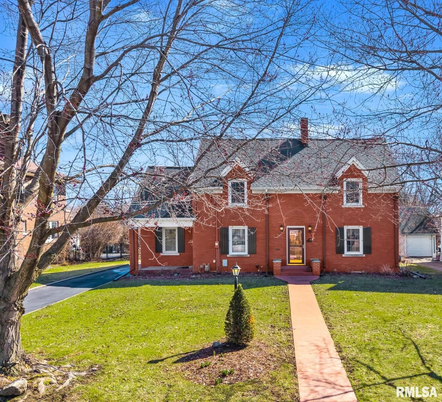 Property Photo:  745 N Academy Street  IL 61401 