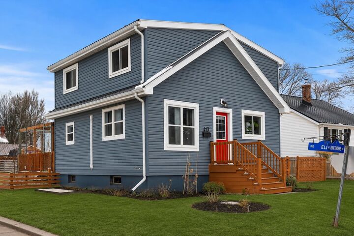 Property Photo: 413 Hawthorne Avenue PE C1N 2E3