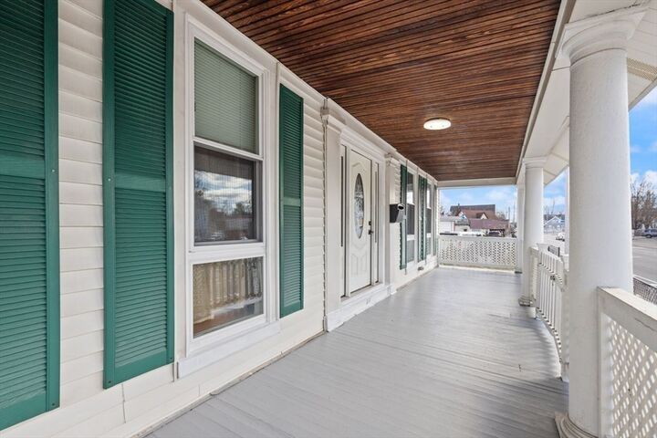 Property Photo:  168 Weir St  MA 02780 