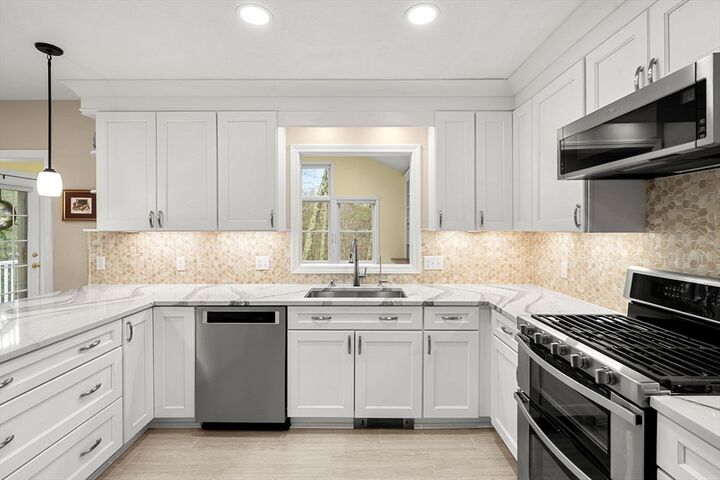Property Photo:  252 Ipswich Road  MA 01921 