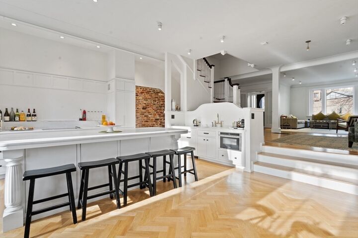 Property Photo:  15 Regent Circle 2  MA 02445 