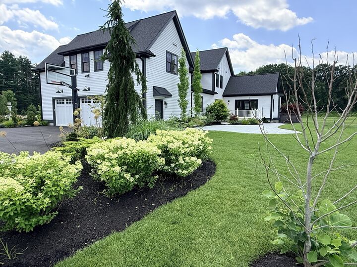 Property Photo:  4 Dairy Farm Ln  MA 01772 