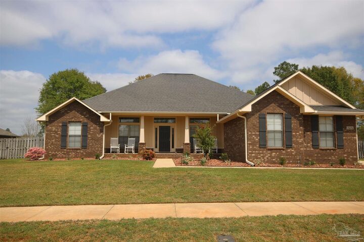 Property Photo: 2626 Wildhurst Trl FL 32571