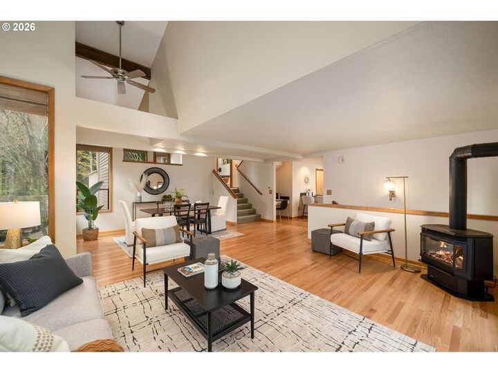 Property Photo: 26 Aquinas St OR 97035