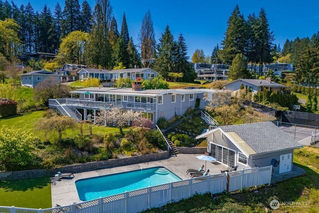 Property Photo:  7501  Stinson Avenue  WA 98335 