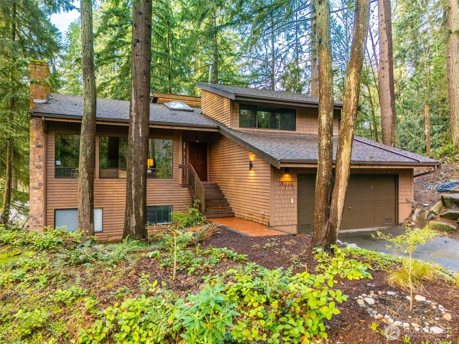Property Photo:  19616  44th Place NE  WA 98155 