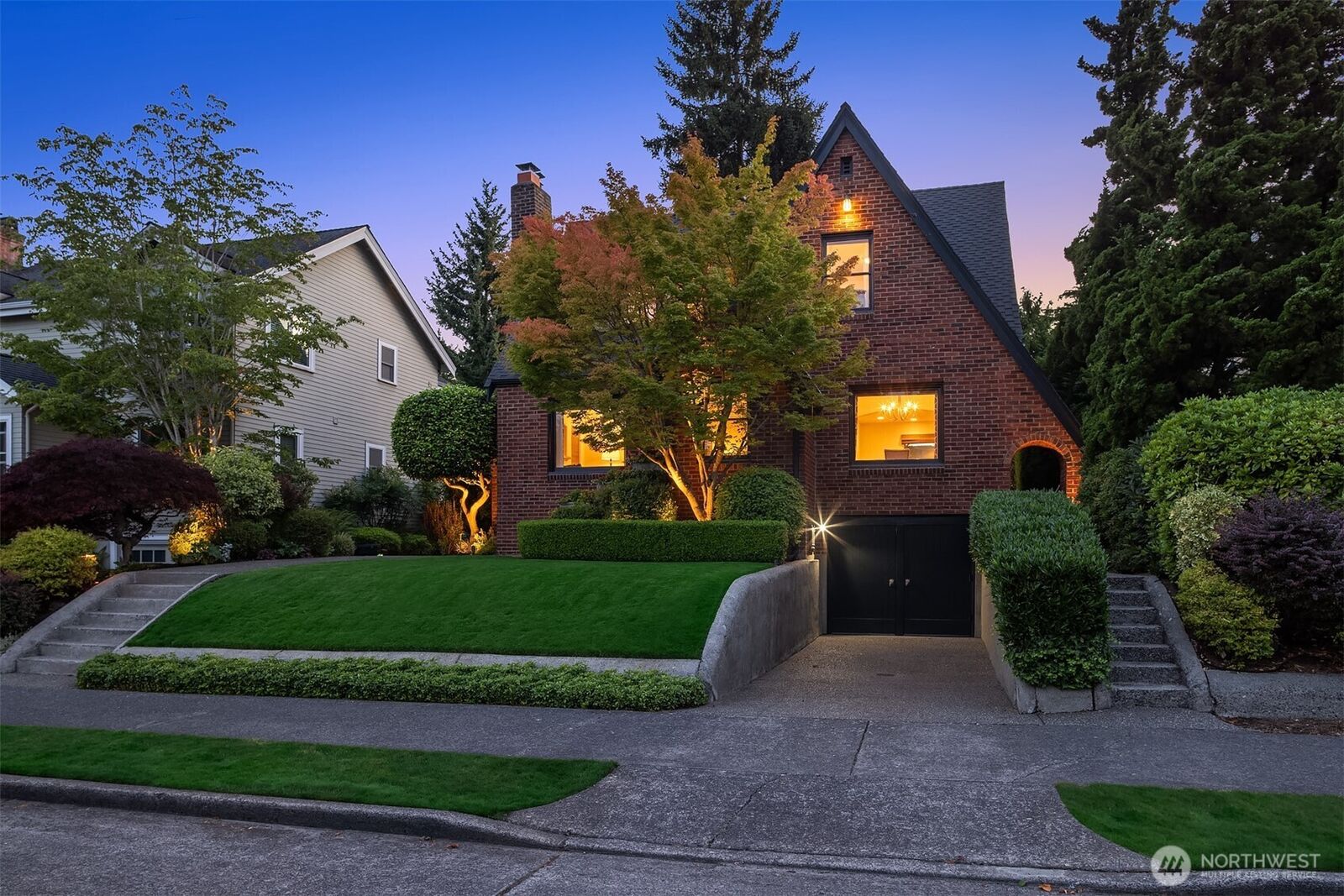 Property Photo: 4737 46th Avenue NE WA 98105