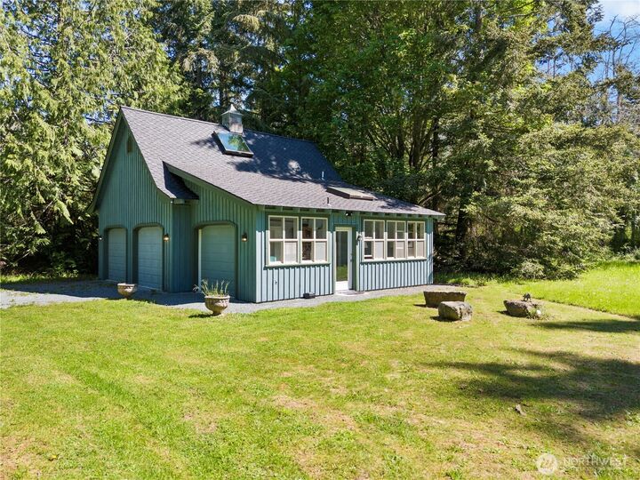 Property Photo:  5513  Homestead Lane  WA 98221 