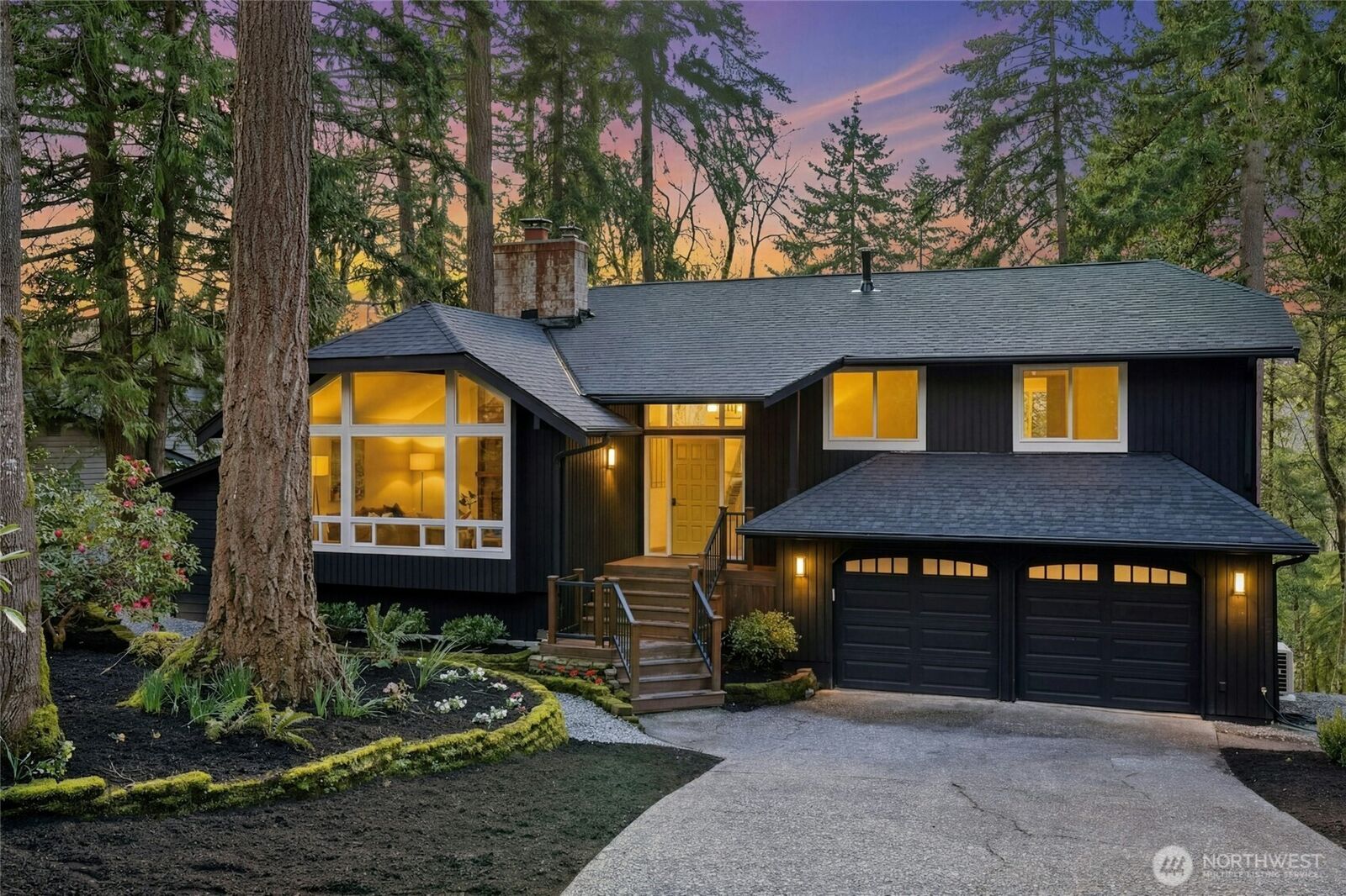 Property Photo:  145  Mt Pilchuck Avenue SW  WA 98027 