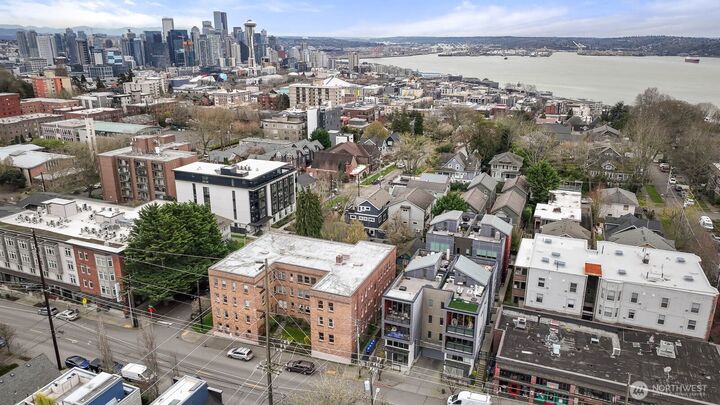 Property Photo:  315 W Galer Street 102  WA 98119 