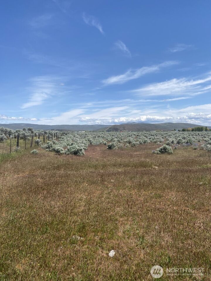 Property Photo: 1160 Lester Road WA 98926