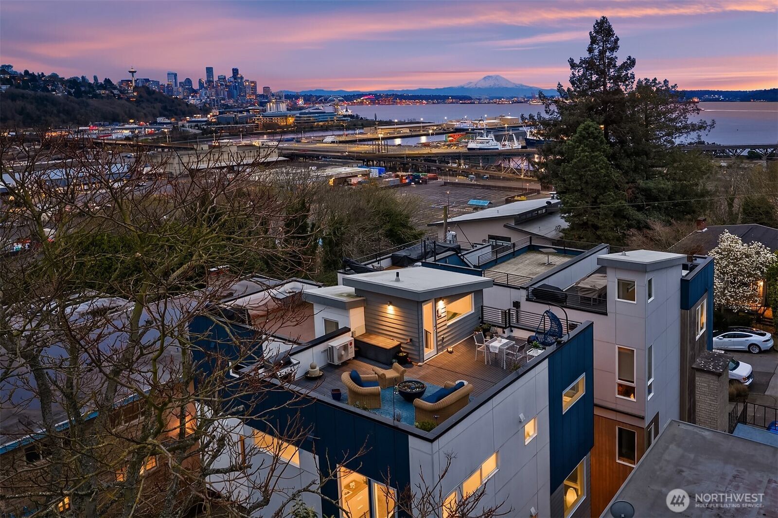 Property Photo: 2330 W Plymouth Street B WA 98199