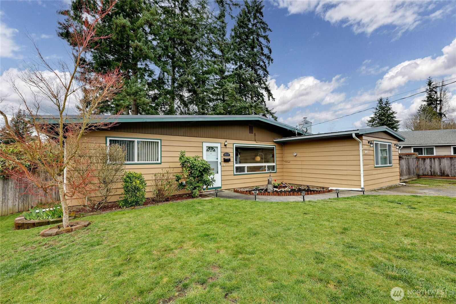 Property Photo:  3517  Parker Lane  WA 98310 
