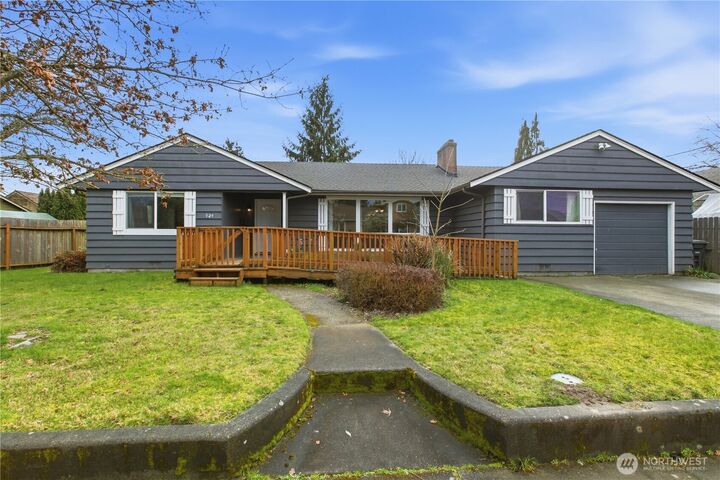 Property Photo:  924  7th Avenue NW  WA 98371 