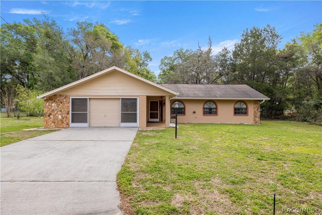 Property Photo:  761 S Jeanne Avenue  FL 34453 