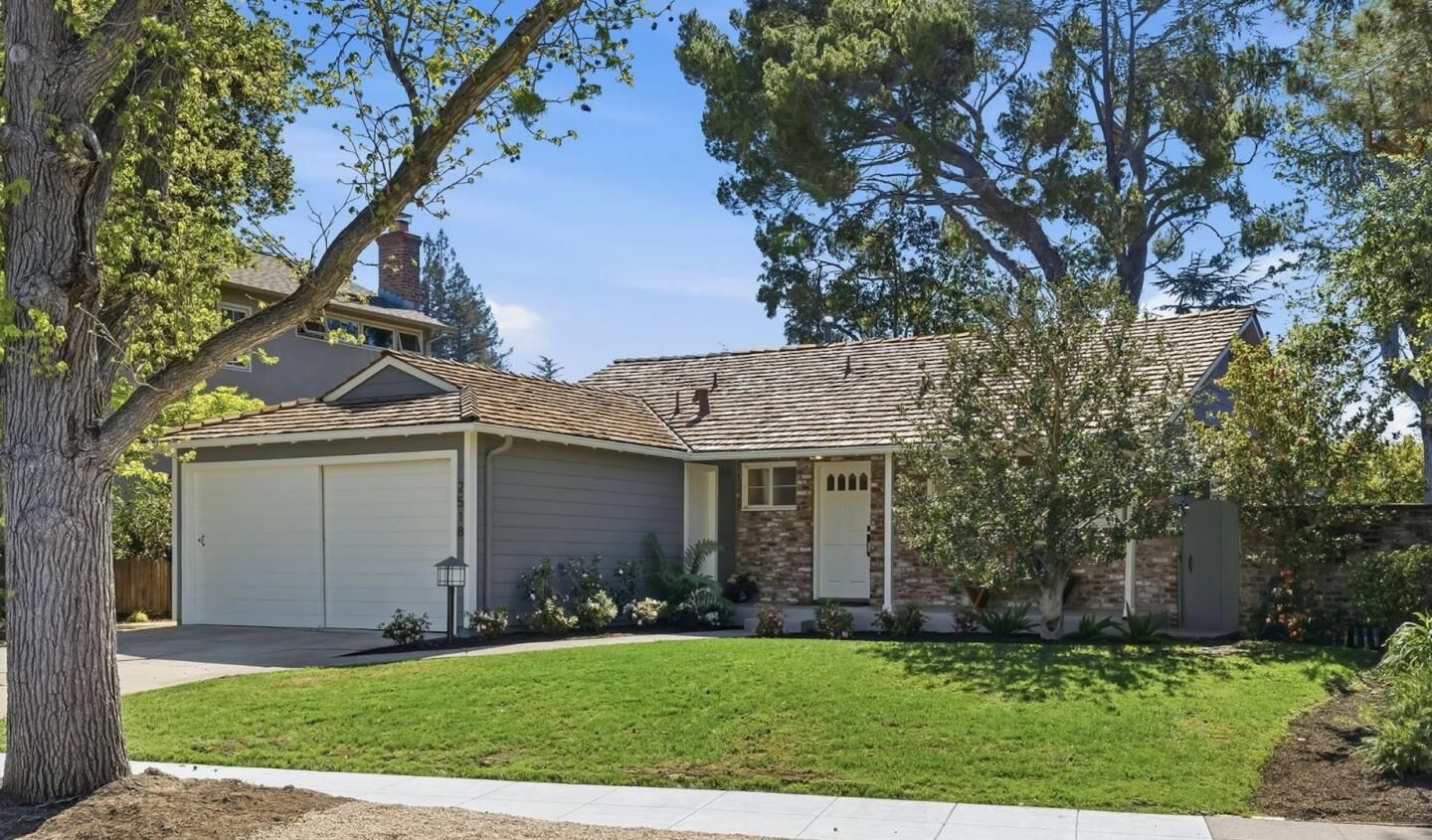 Property Photo:  2518 South Court  CA 94301 