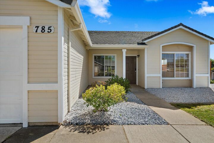 Property Photo:  785 Mallard Street  CA 96003 