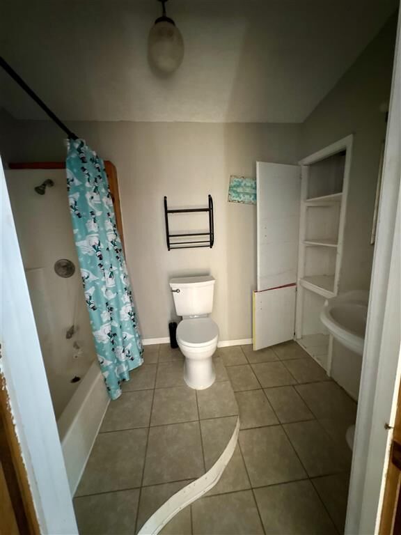 Property Photo:  205 Thelma Lane  LA 70611 