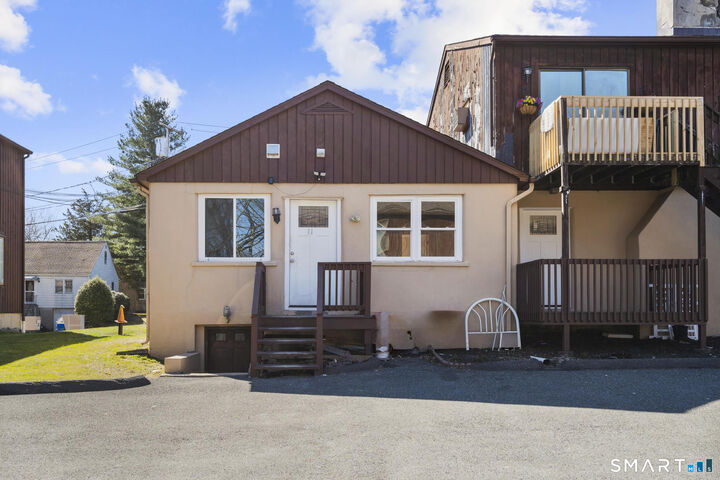 Property Photo:  28-32 Starr Avenue 11  CT 06810 