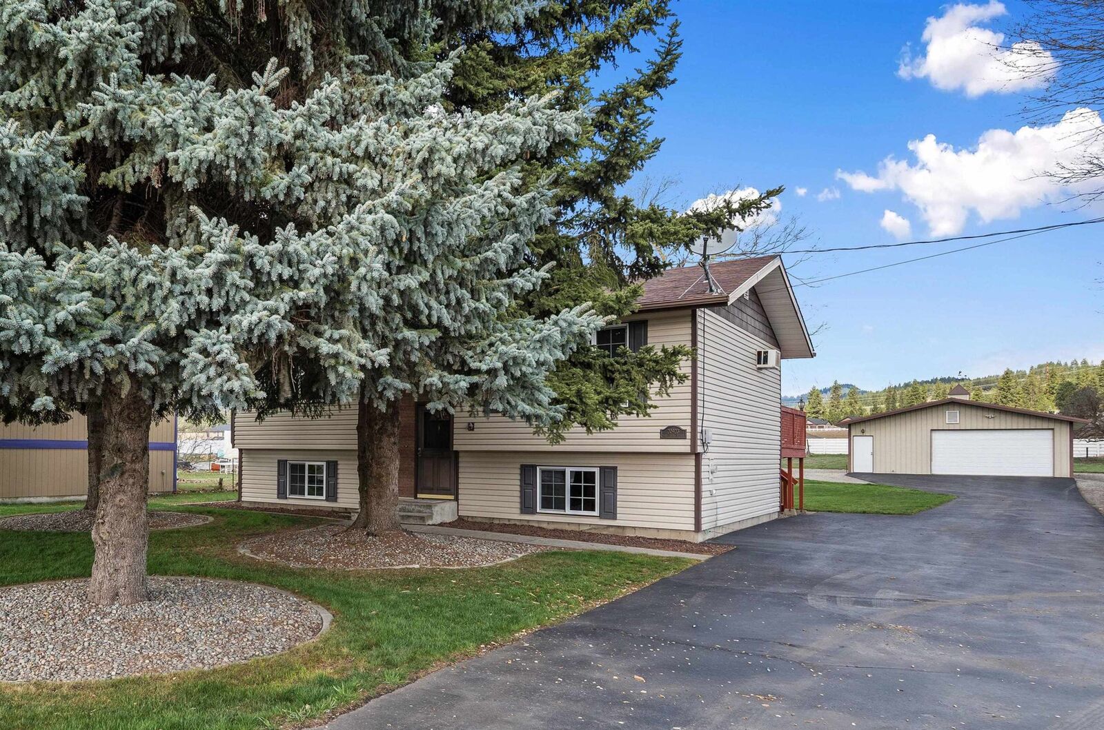 Property Photo:  20923 E Trent Ave  WA 99027 