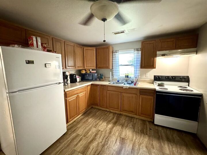 Property Photo: 118 Cherry Street SC 29340