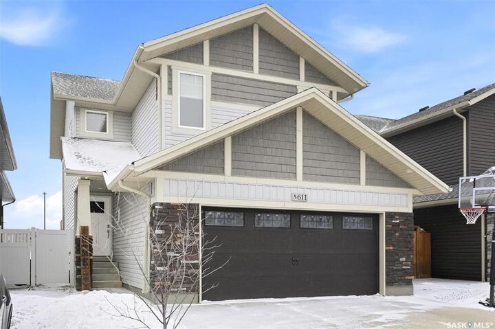 Property Photo:  611 Ells Crescent  SK S7L 6K8 