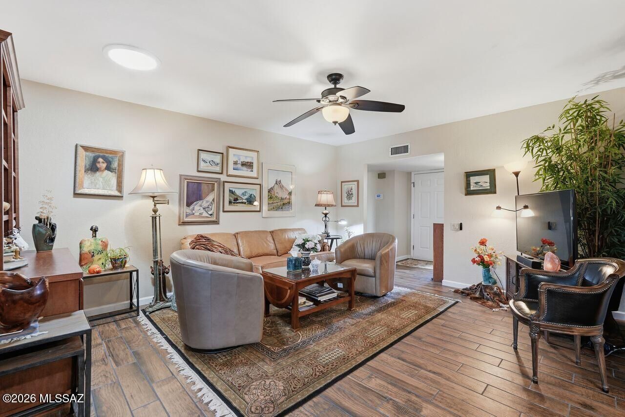 Property Photo:  1331 W Calle Serrano  AZ 85622 