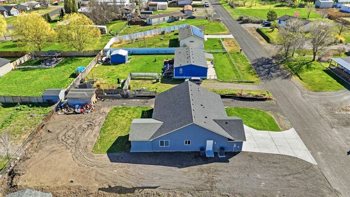 Property Photo: 3902 W Snow Ln WA 99320