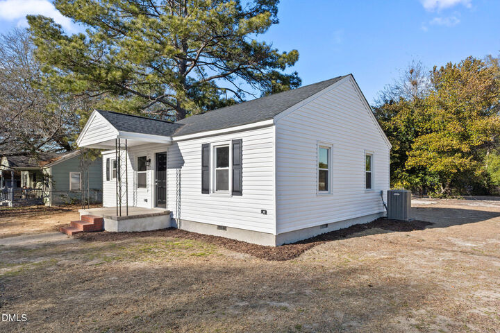 Property Photo:  404 Ladley Street  NC 28306 