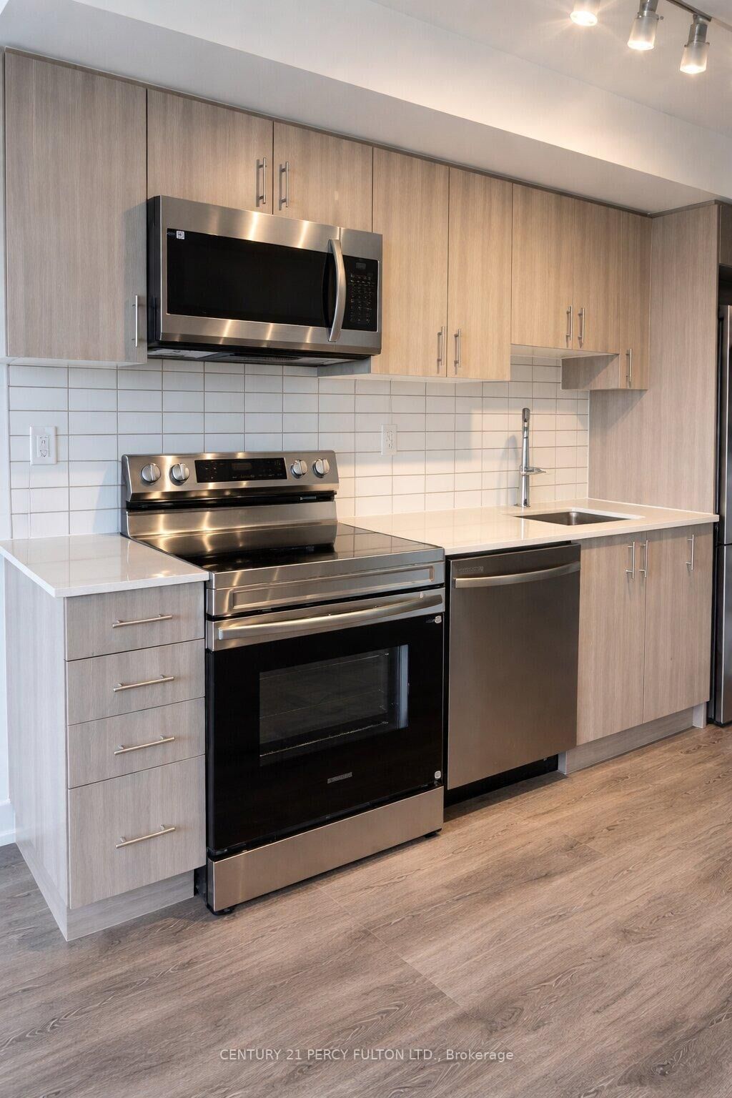 Property Photo:  1010 Sandy Beach Road 803  ON L1W 3V9 