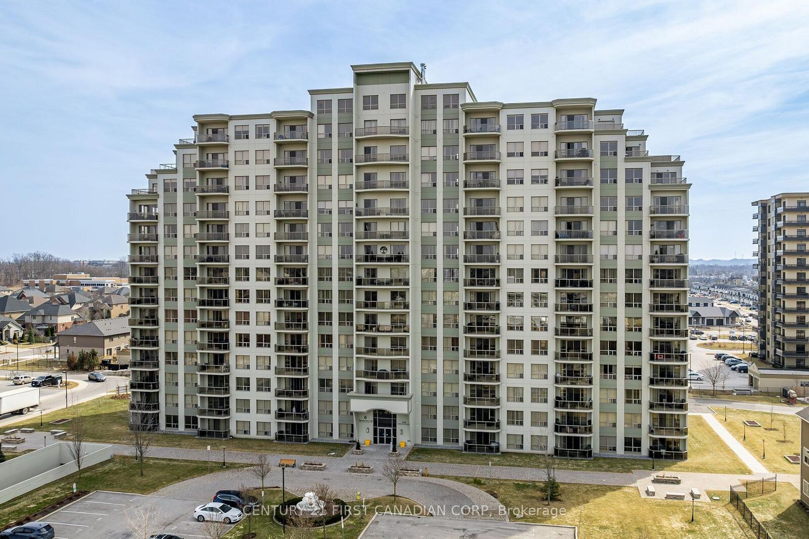 Property Photo:  1030 Coronation Drive 312  ON N6G 0G5 