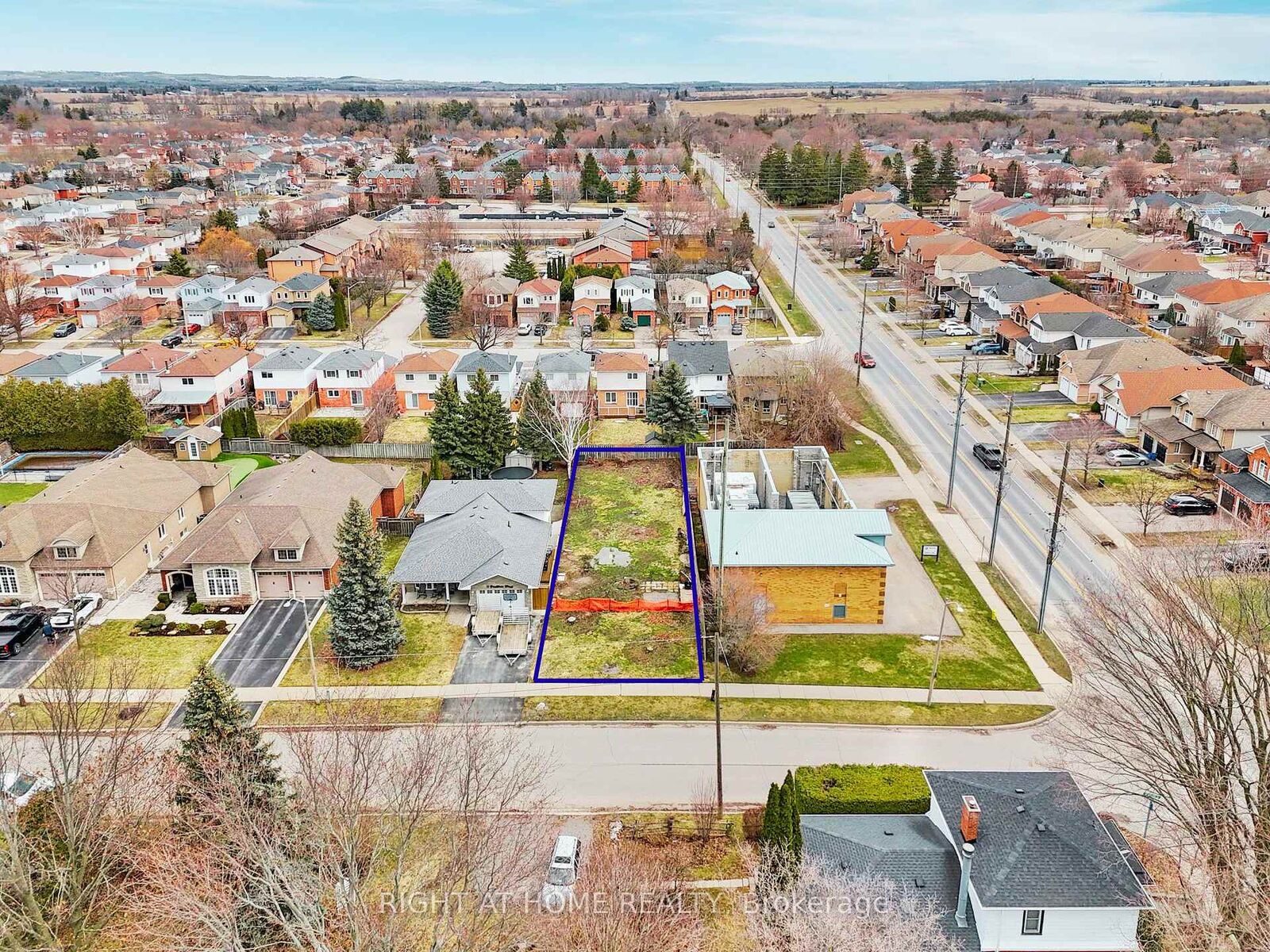 Property Photo:  7 Bradshaw Street  ON L1C 2H4 