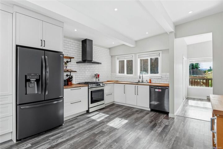 Property Photo: 4010 Deerfield Rd BC V9H 1B2
