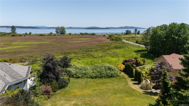 Property Photo: 7003 Beach View Crt BC V8M 2J7