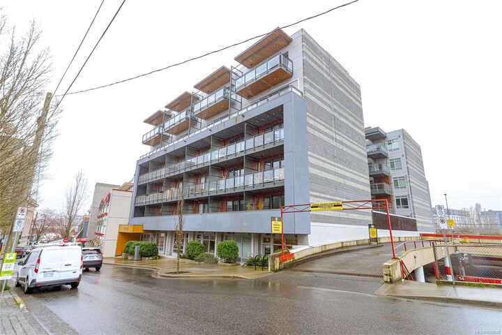 91 Chapel St #406 — photo 1