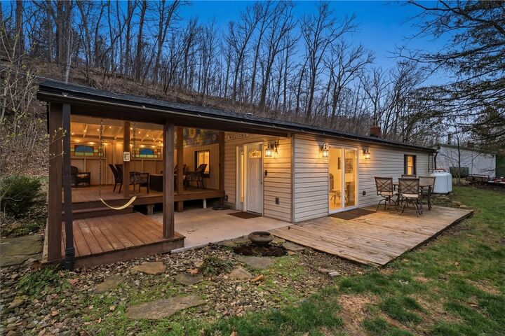 Property Photo:  142 Twin Lakes Dr  PA 16063 