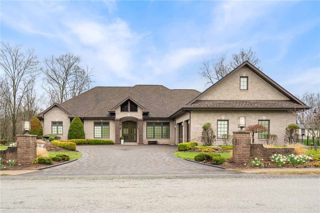 Property Photo:  529 Arden Dr  PA 15146 