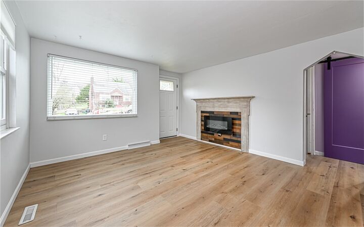 Property Photo:  3900 Bonita Dr  PA 15101 