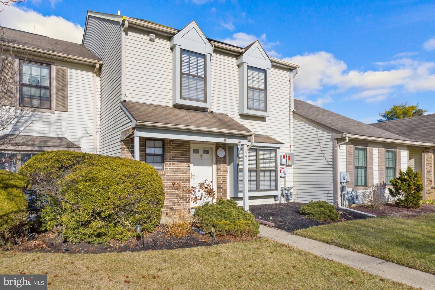 Property Photo:  39 Banbury Court  NJ 08691 