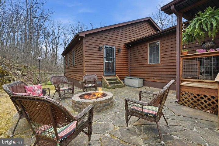 Property Photo: 320 Shawnee Trail VA 22602