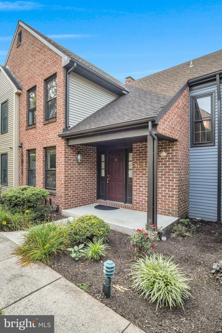 Property Photo: 1127 Wicklow Court PA 17036