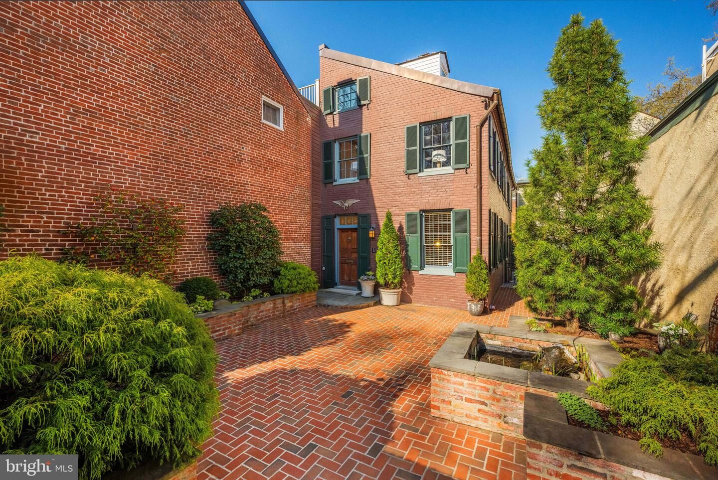 Property Photo: 403 S Fairfax Street VA 22314