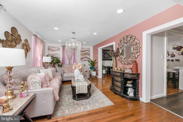 Property Photo:  136 Linglestown Road  PA 17110 