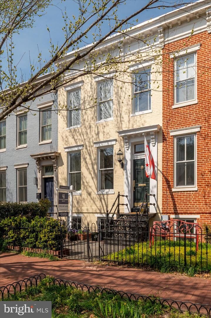 Property Photo:  512 Independence Avenue SE  DC 20003 