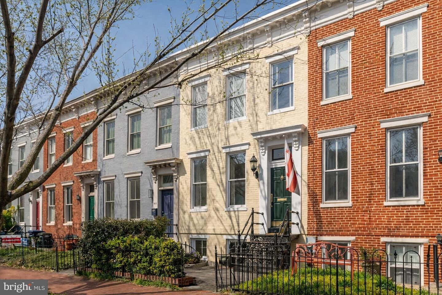Property Photo:  512 Independence Avenue SE  DC 20003 